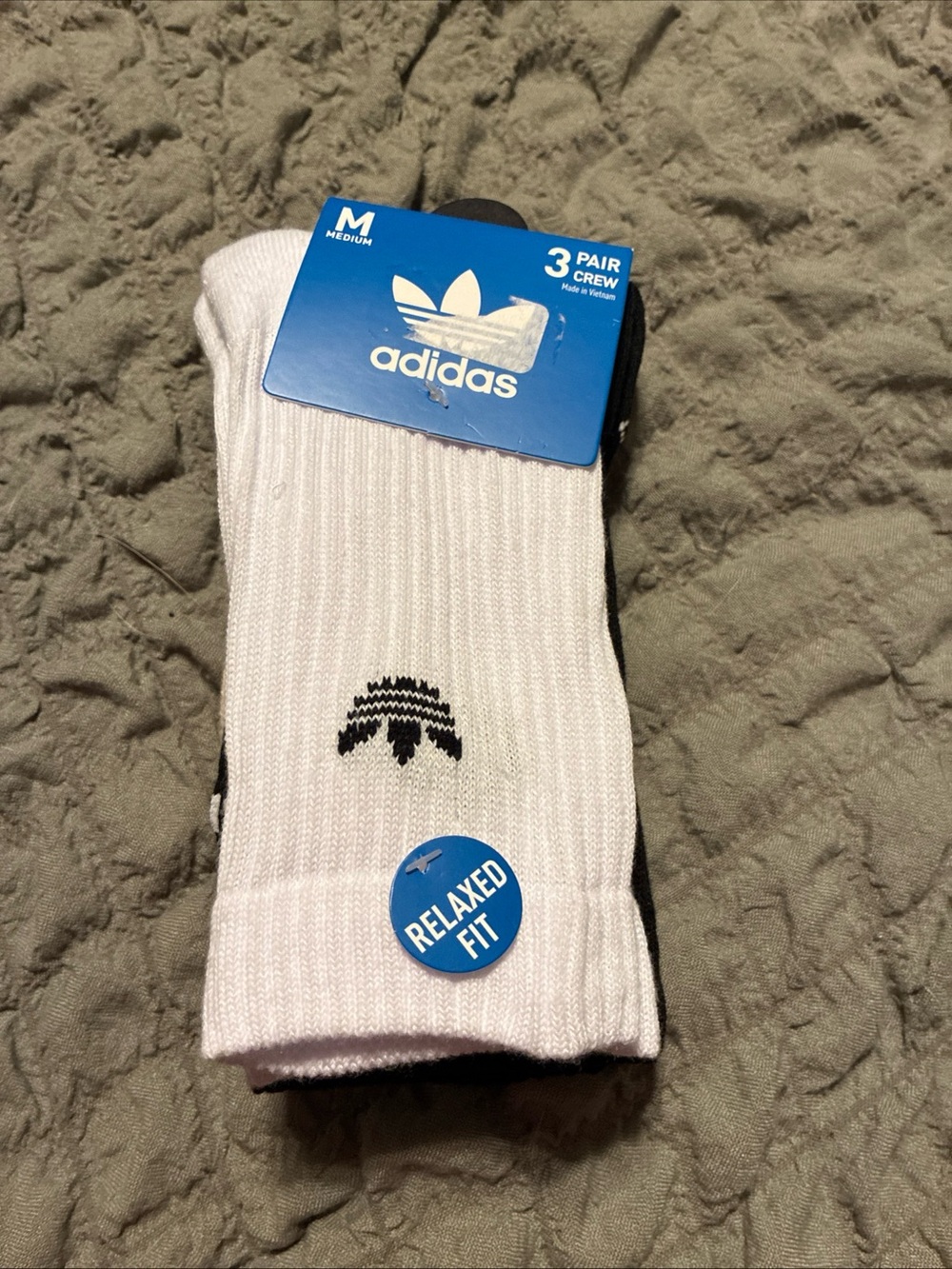 Adidas ladies relaxed fit crew socks size medium